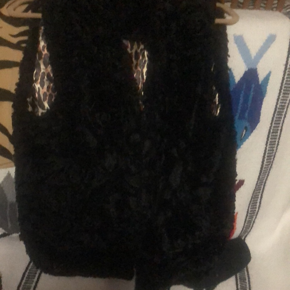 Betsy Johnson loversVintagefaux  fur-like vest embossed w black shimmery roses. - Picture 10 of 10